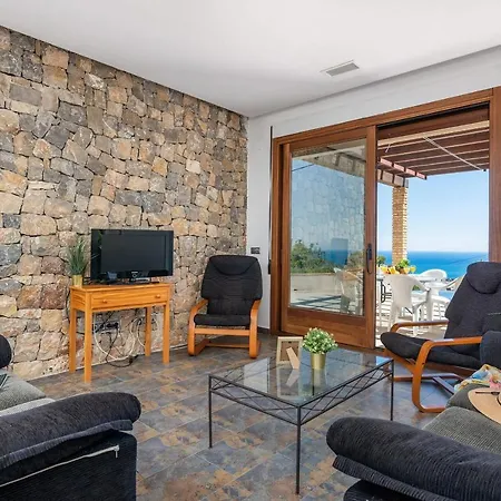 Anis - Plusholidays Calpe