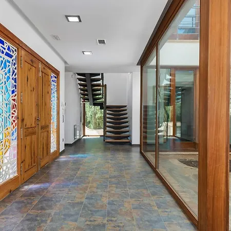 Anis - Plusholidays * Calpe