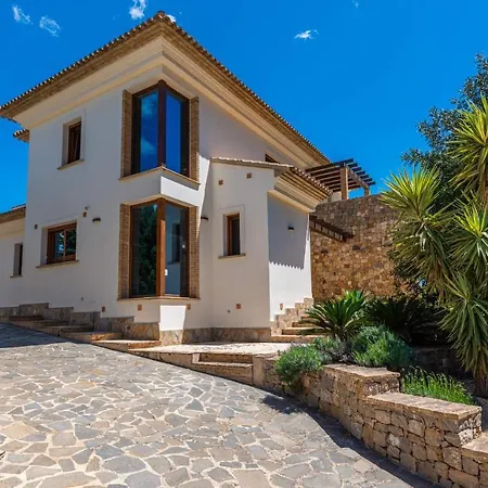 Anis - Plusholidays Calpe