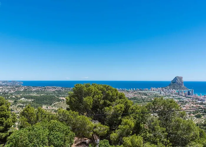 Anis - Plusholidays *