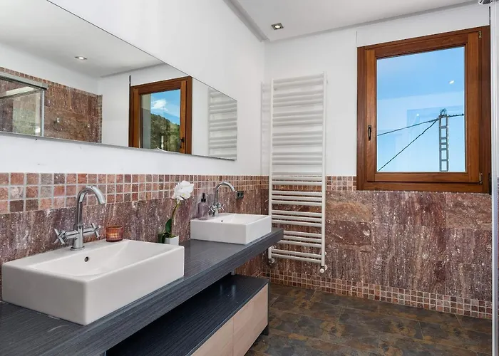 Anis - Plusholidays Calp